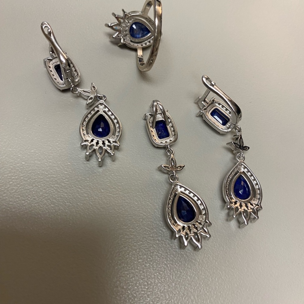 Elegant Silver diamond and Sapphire Jewelry Set - Picture 9 of 9